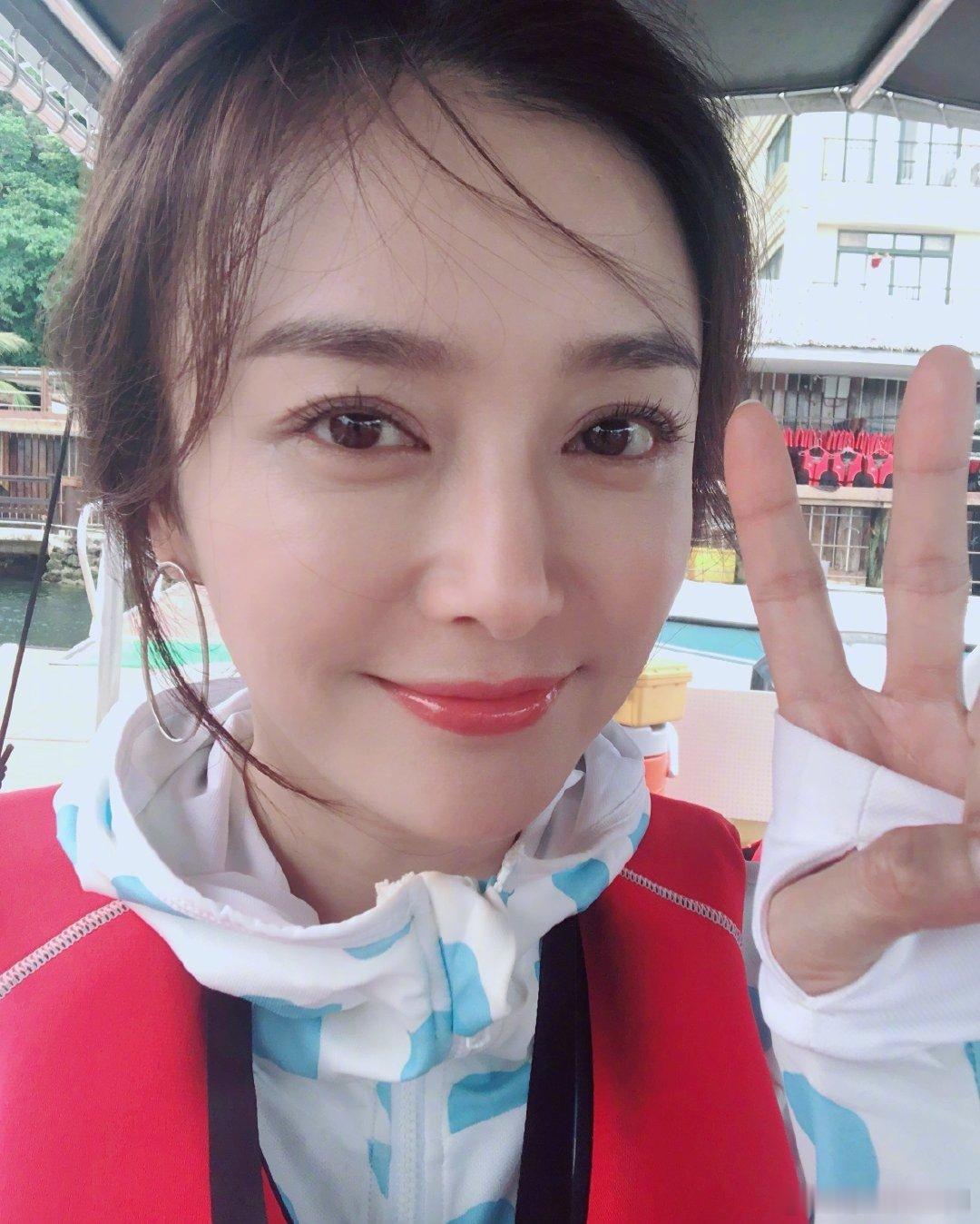 这个家不能没有秦岚亲爱的客栈彻底沦陷于秦岚的姐姐魅力！在亲爱的客栈里低调实干，观