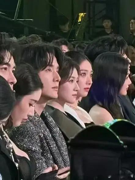 星光大赏内场张新成李兰迪坐一起了？ 