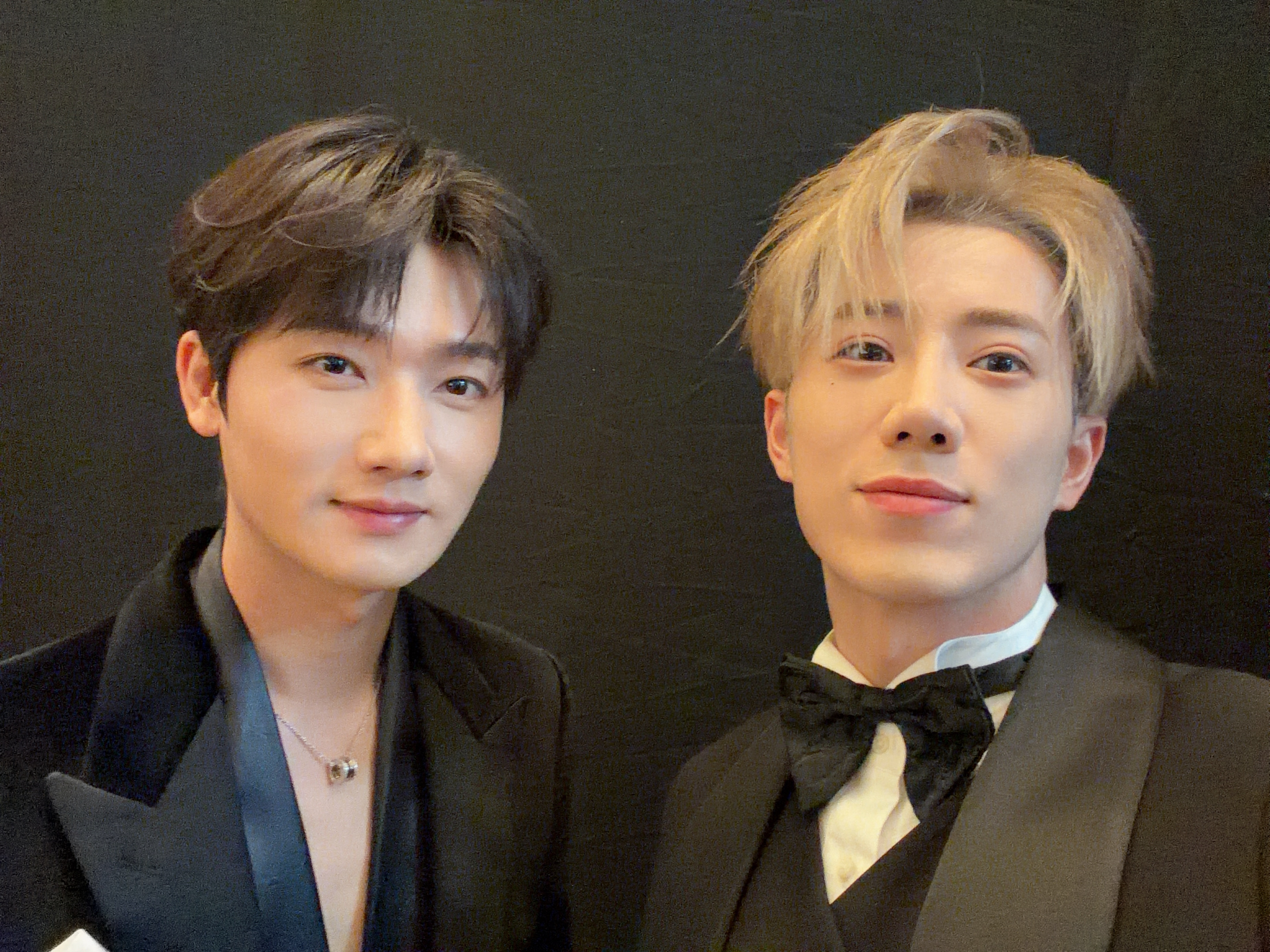 我二哥放饭了，好久违的九宫格十个勤天尖叫之夜合照十个勤天尖叫之夜十人合照2025