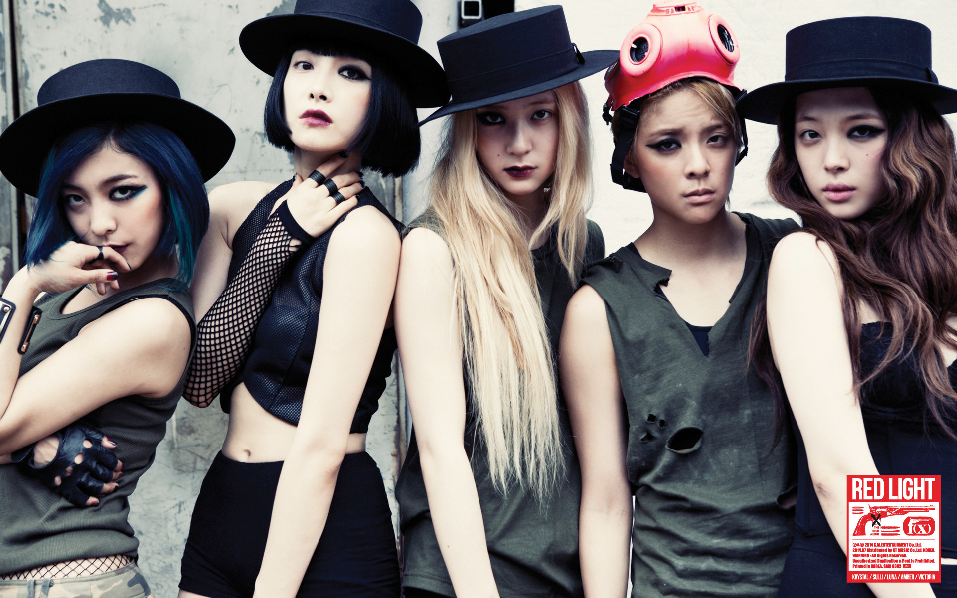 17年前的今天，f(x)组合正式出道。💜 ​fx组合出道十七周年 ​ ​​​