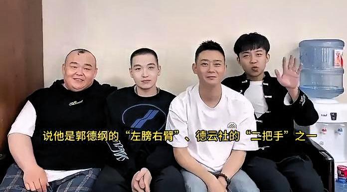 杨鹤通被罚，不是因为说错话，是因为他不想演了。

表面看，他犯了两个大忌：一是夸