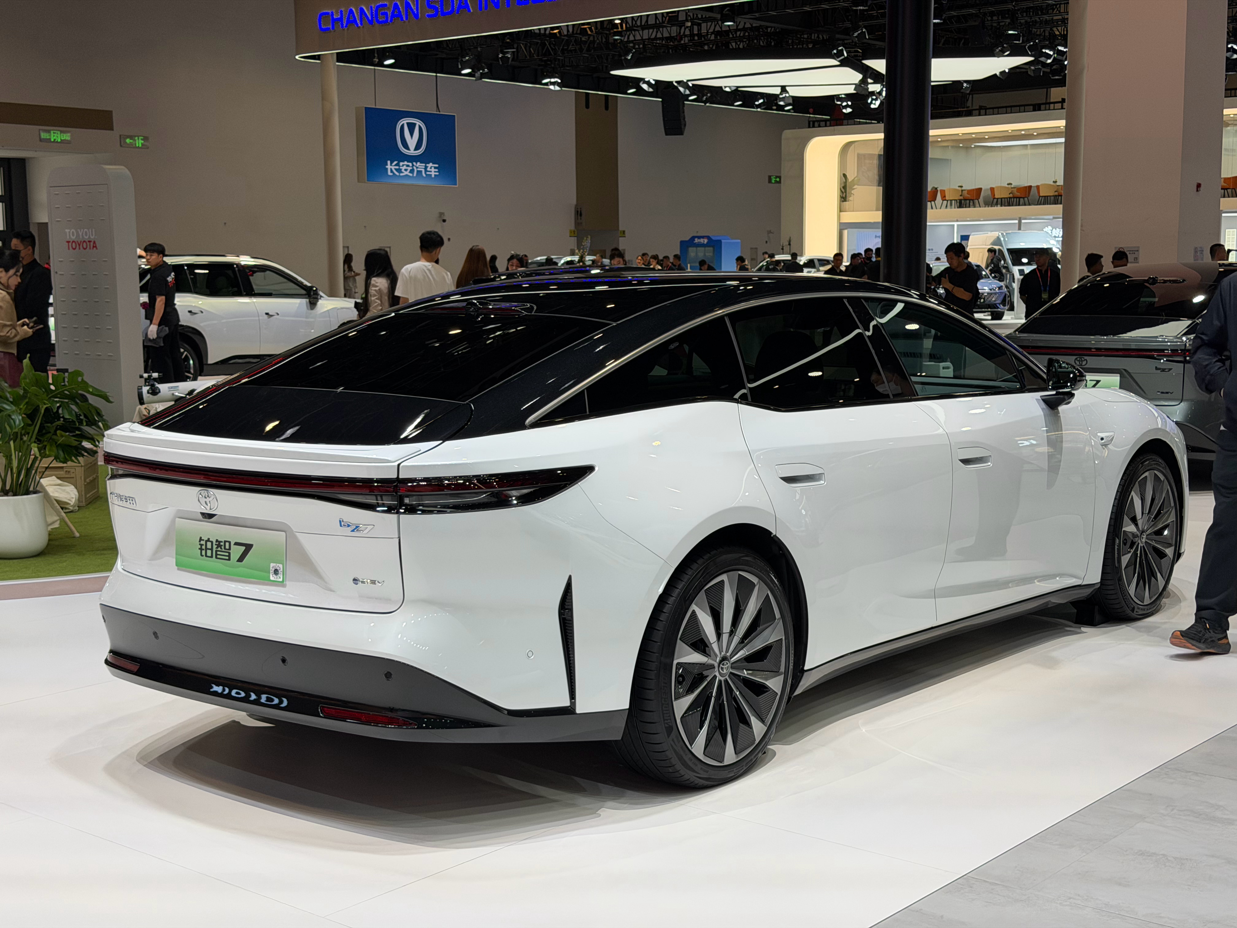 铂智7TOYOTA配HUAWEI合资车企必须进行本土化深耕要不然跟不上国内市场的