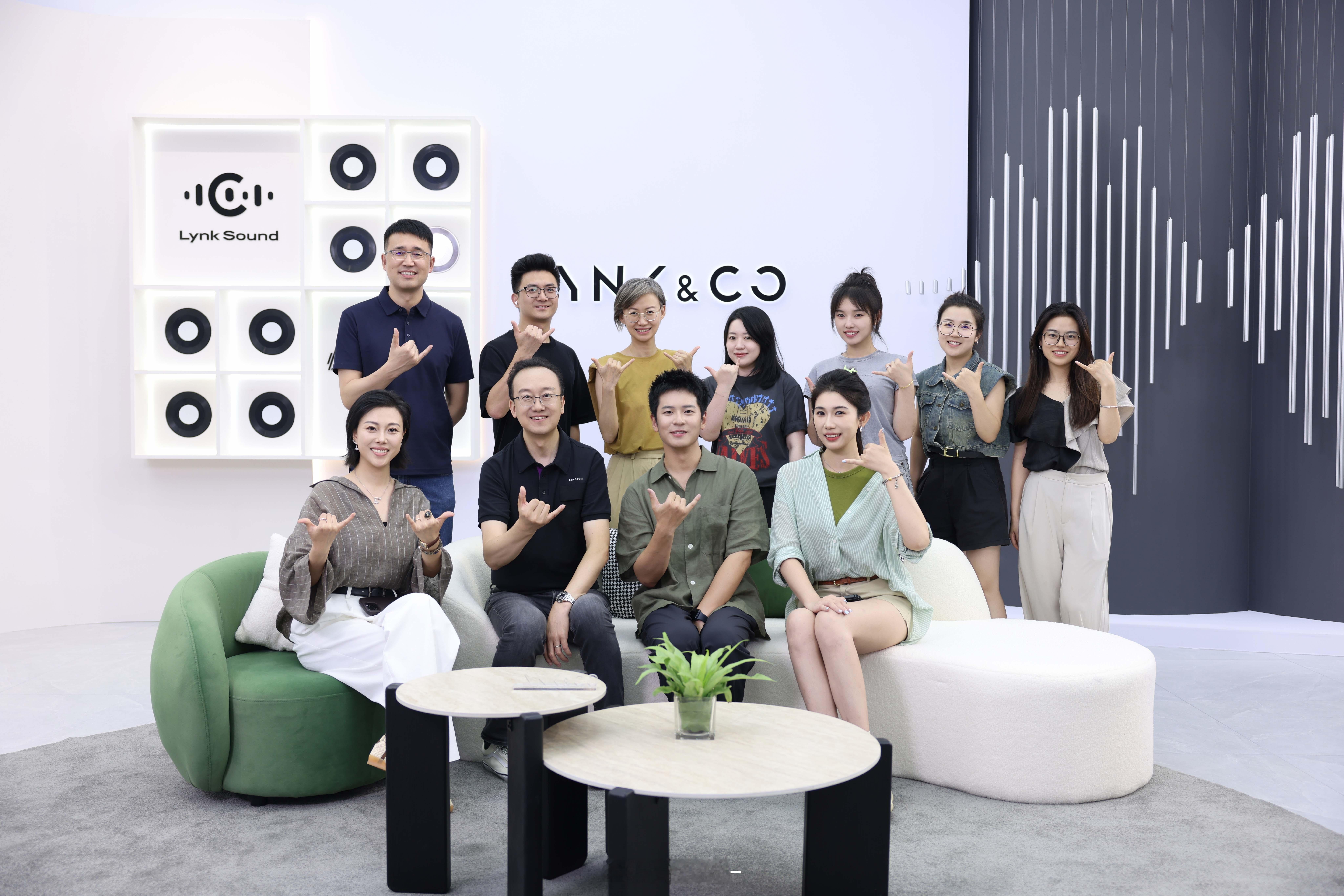 帮你们提前看了看全新领克06 Relive这个绿好森系！这次车机、智能化、音响都