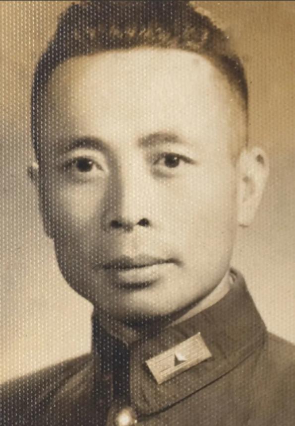 1959年，在功德林待了11年的郑庭笈终于被特赦，可还没来得及高兴，却突然被急招