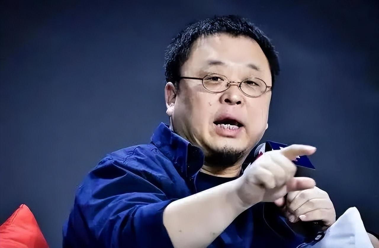 感觉百度百科对罗永浩的介绍很有意思，在职业那一栏，把罗永浩称为企业家和演说家。
