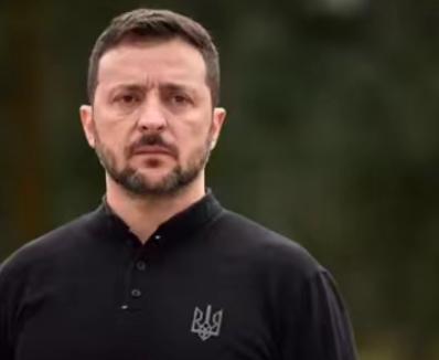 很多人认为泽连斯基不认输的行为，是在将整个乌克兰拖进深渊，但是在乌克兰人看来，泽