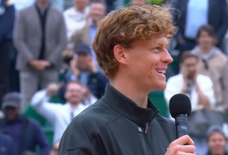 辛纳冠军致辞：祝阿尔卡拉斯一切顺利，感谢我的团队把我逼到极限