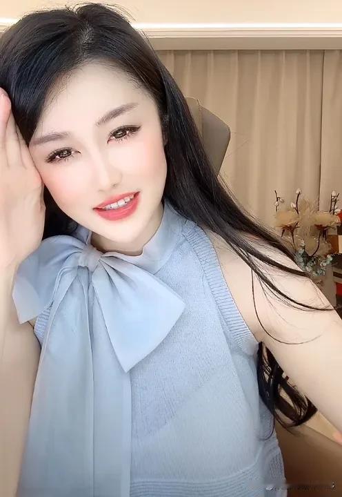好色的好处
眼神交汇的瞬间，心跳漏了一拍。好色是本能，
更是对美的真诚向往。
它