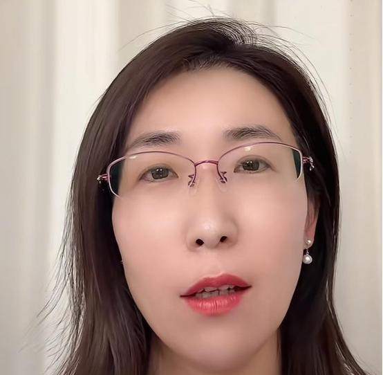 这一届网友的行动力实在太强了，仅仅用了1天时间，朱女士的丈夫和第三者就被网友查了