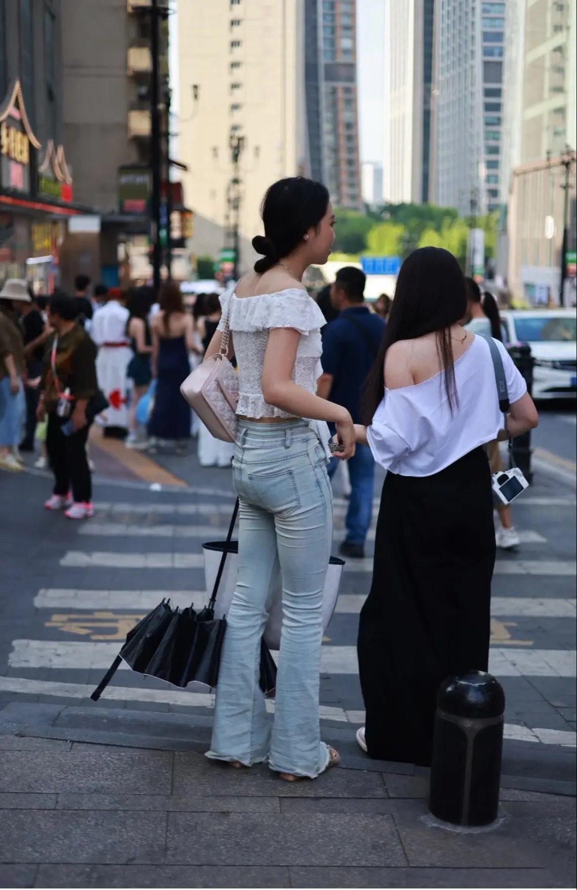 美女街拍穿搭 随意街拍 尝试不同风格