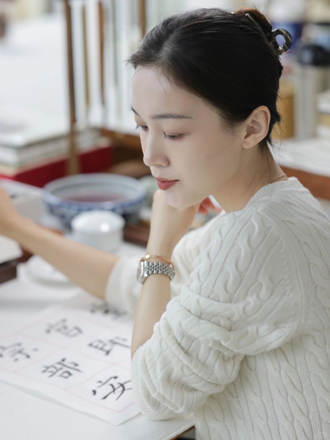 当你精神内耗时候，去读余华的文字吧