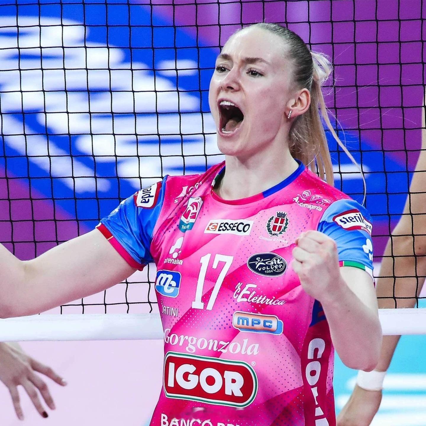 【诺瓦拉新赛季主力配置：托洛克改回主攻】国际排坛动态 2月23日，据意大利媒体报