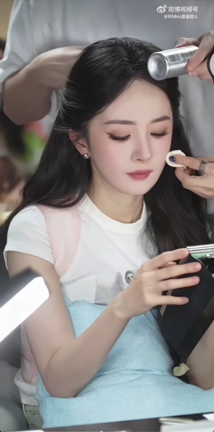 这张美萌的脸，即刻感叹造物主的神奇杨幂演我下班