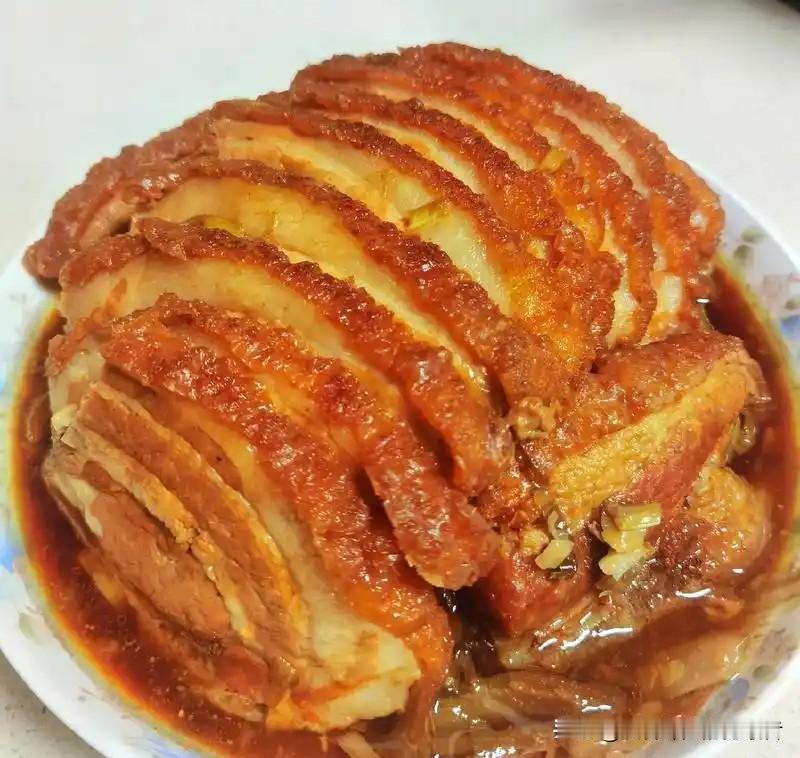 全网馋哭！小女孩狂炫2块广西扣肉，网友：差芋头没灵魂
 
近日一段暖心视频刷屏全