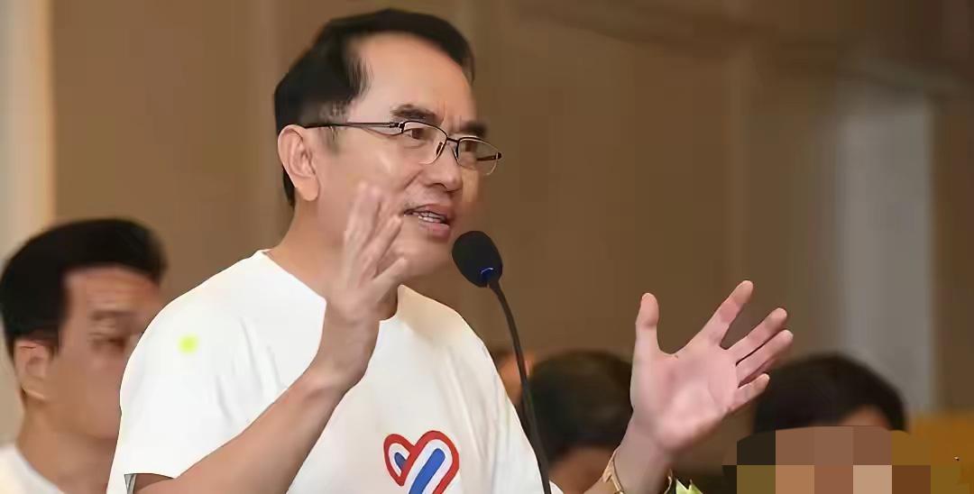 12月16日，“忠诚泰国”负责人瓦隆.德杰维格朗姆率团前往中国驻泰国大使馆，就中