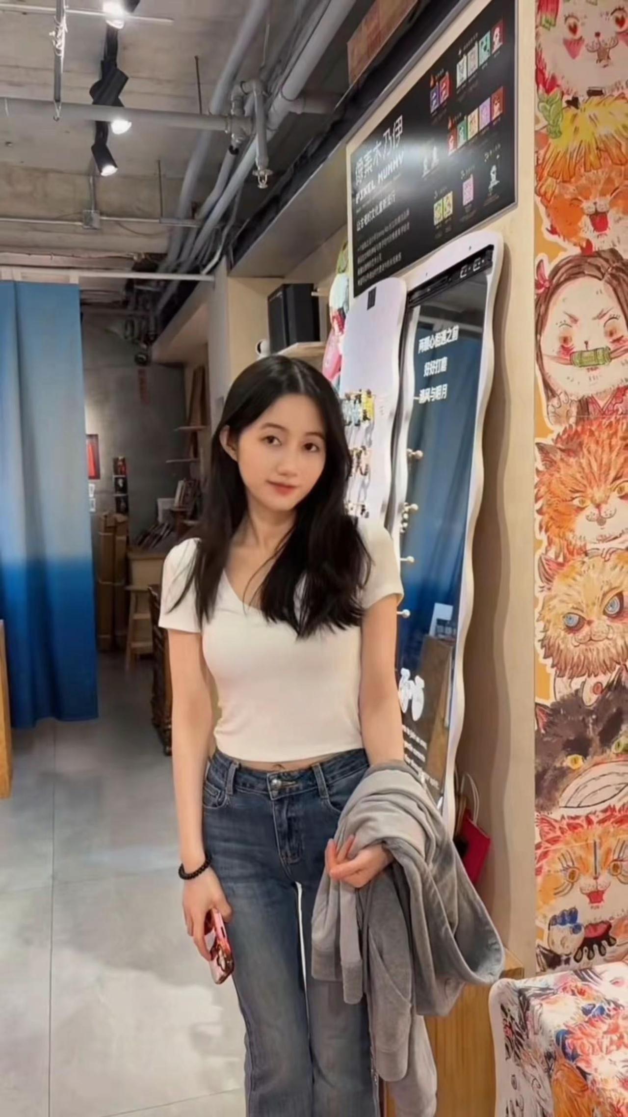 我有件事想问你 其实昨天晚上就想问你的 那个时候太晚了 怕打扰你睡觉 昨天我一晚