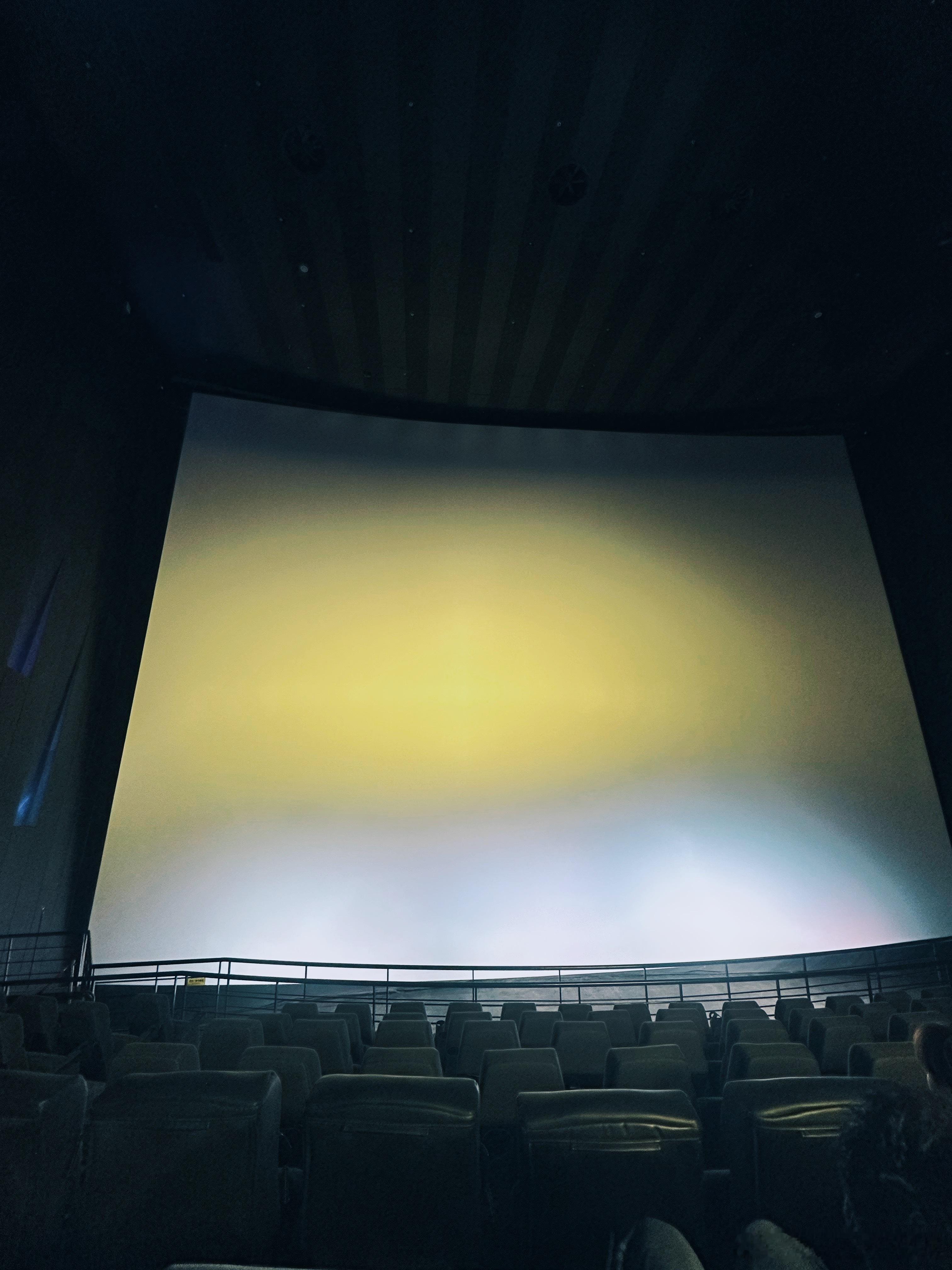 为了看《奥德赛》的完整画面，昨天还特地跑去了北京，是离我最近的IMAX_GT厅。