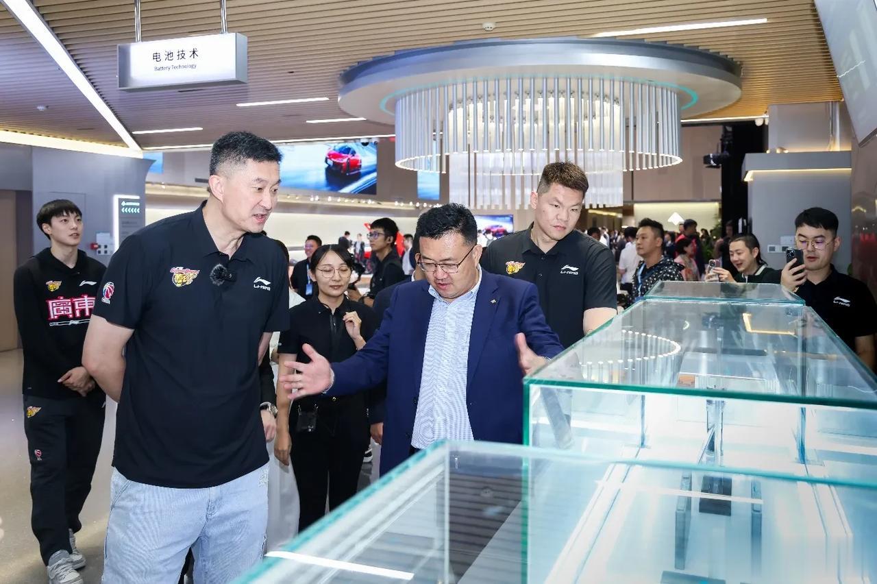 昊铂赞助中国明星球队，CBA新赛季看点十足

杭州亚运会的精彩瞬间至今历历在目，