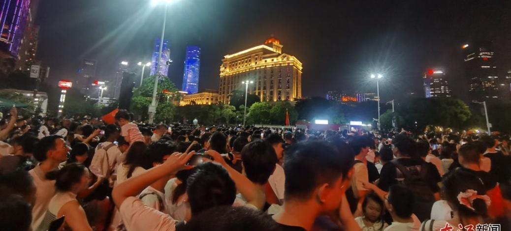 国庆中秋双节南昌地铁运送乘客1504.48万人次】2025年国庆中秋双节喜相逢，