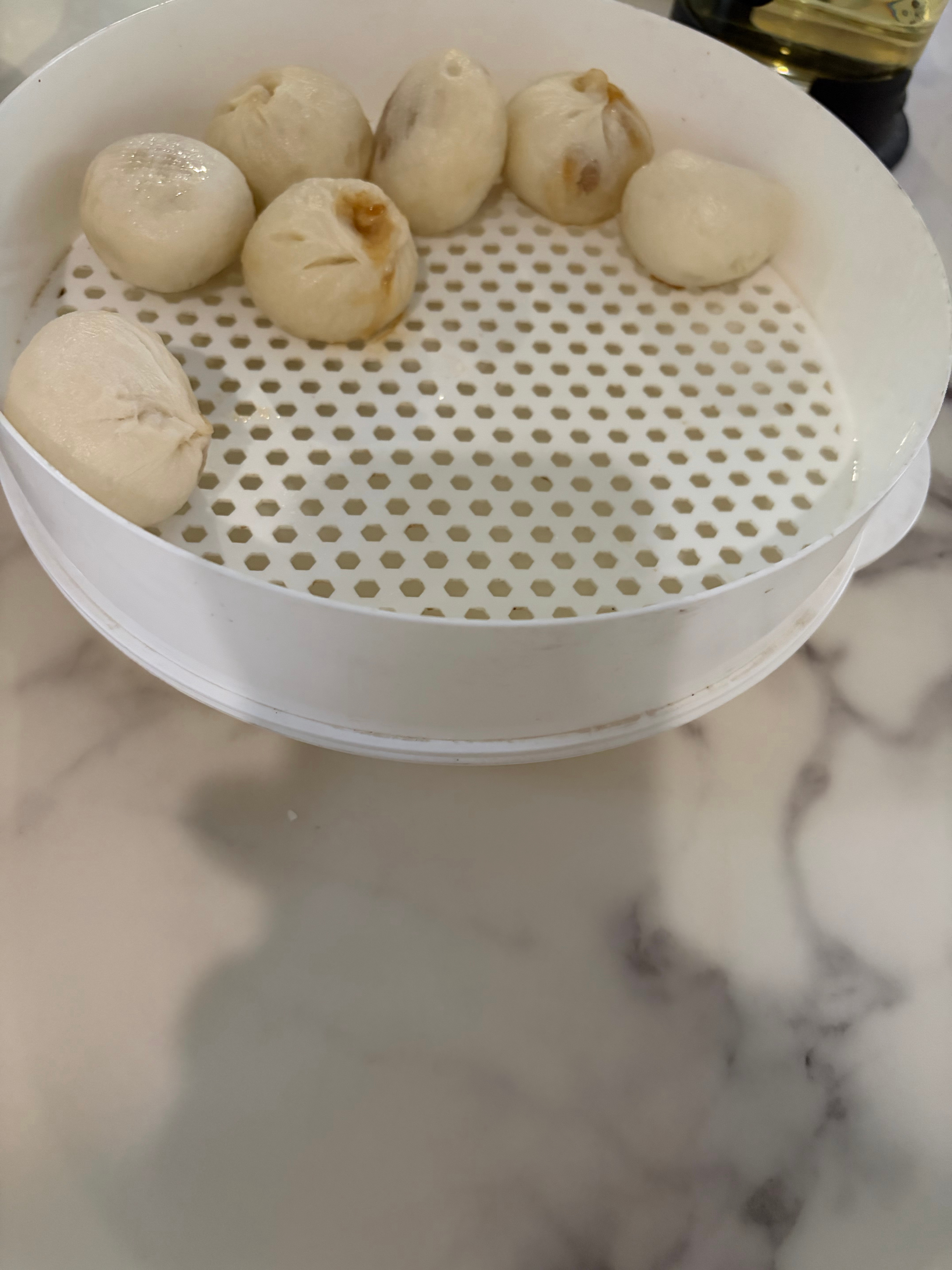 董路老师，，直播间 卖的 黑猪肉  小笼包，， 可香  可香了，，， 