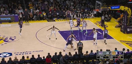 撤步跳投颠进~！！！ 