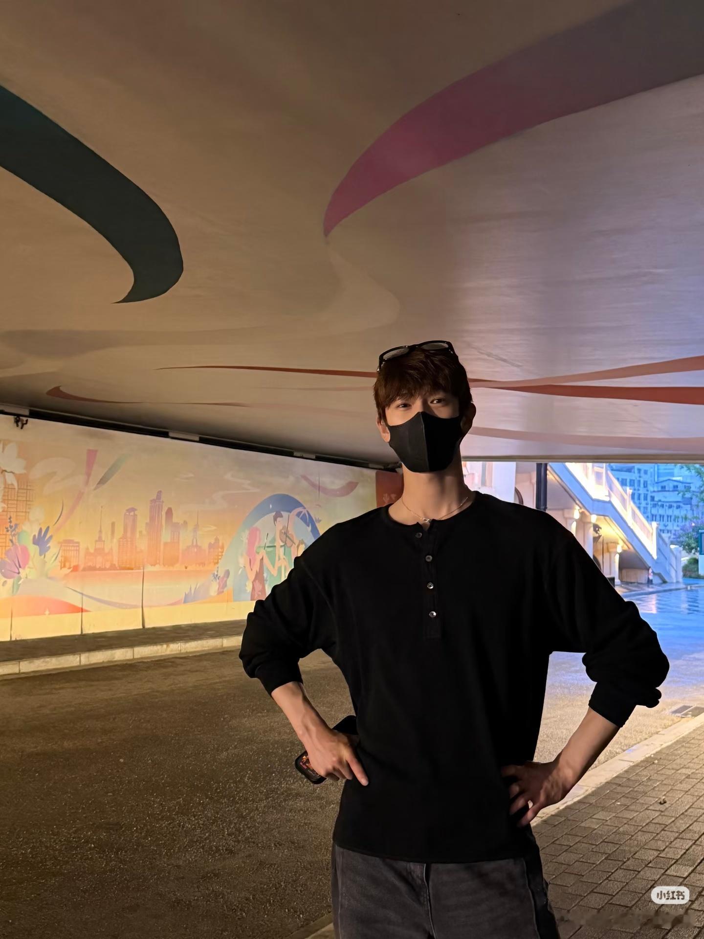 李昀锐这都市轻熟男的魅力，简直妙不可言 