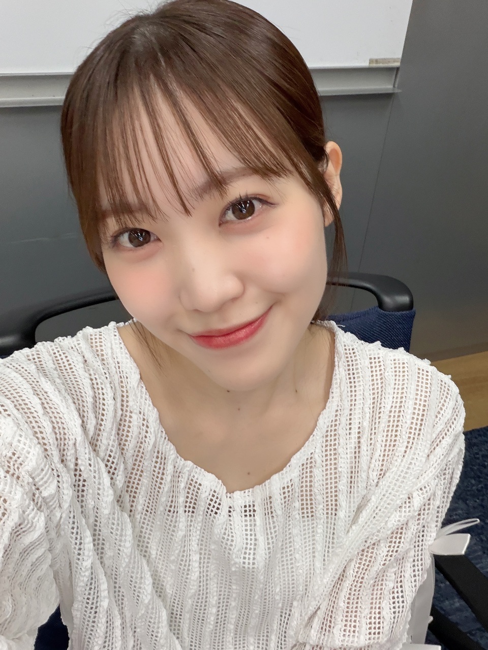 里奈「7/4のオンラインミーグリ🤍 髪伸びたからくるみちゃんヘアできるようにな