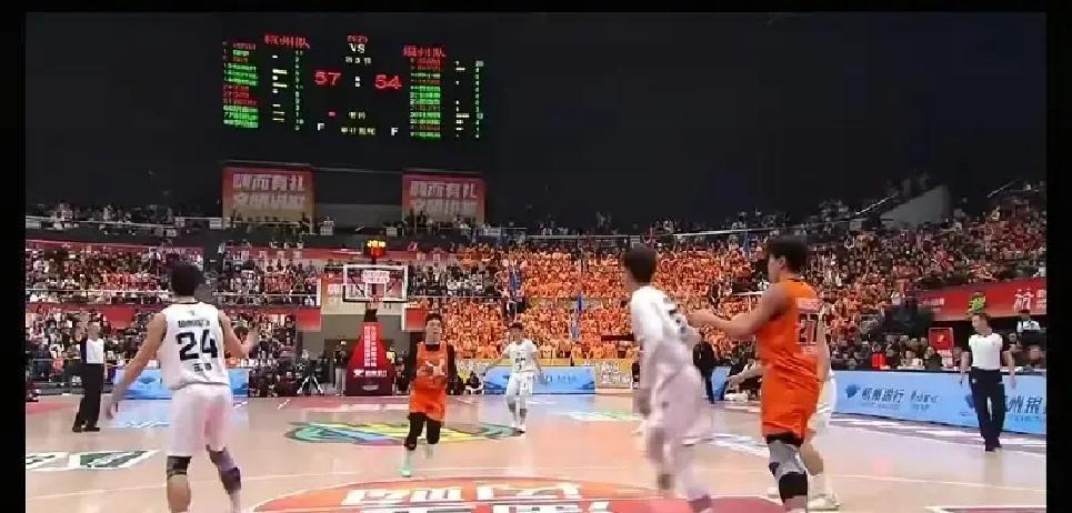 裁判报告还没出，但温州教练组已经连夜复盘那“一推”了。他们损失的不止是一个主力，