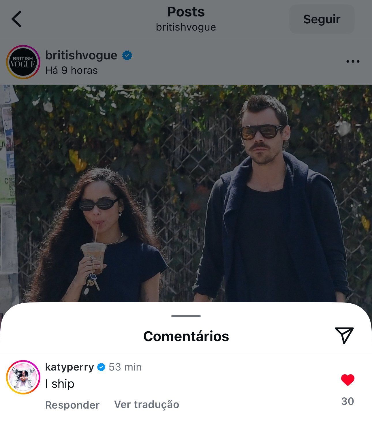连水果姐也爱嗑！水果姐Katy Perry评论哈卷猫女牵手外出约会街拍照[手指比