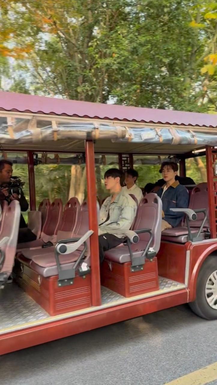 刘宪华回归第一章划船刘宪华给我干哪年来了向往的生活 当乌镇晨雾遇见久别重逢！大华