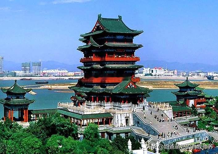 外国人来南昌打卡地标要先学背古诗南昌滕王阁遇到了最懂他的外国人用外国人的视角打开