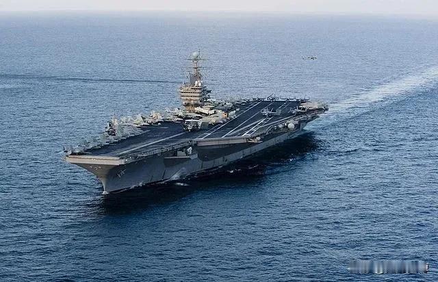 没人能想到，伊朗居然敢主动打击美国航母和驱逐舰。美国嘴上嘴硬，说军舰成功躲过多次