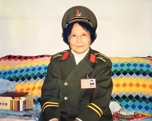 刘少奇前妻，40岁考取人大法学系研究生，活至100岁一生未再婚。
 
这位传奇女