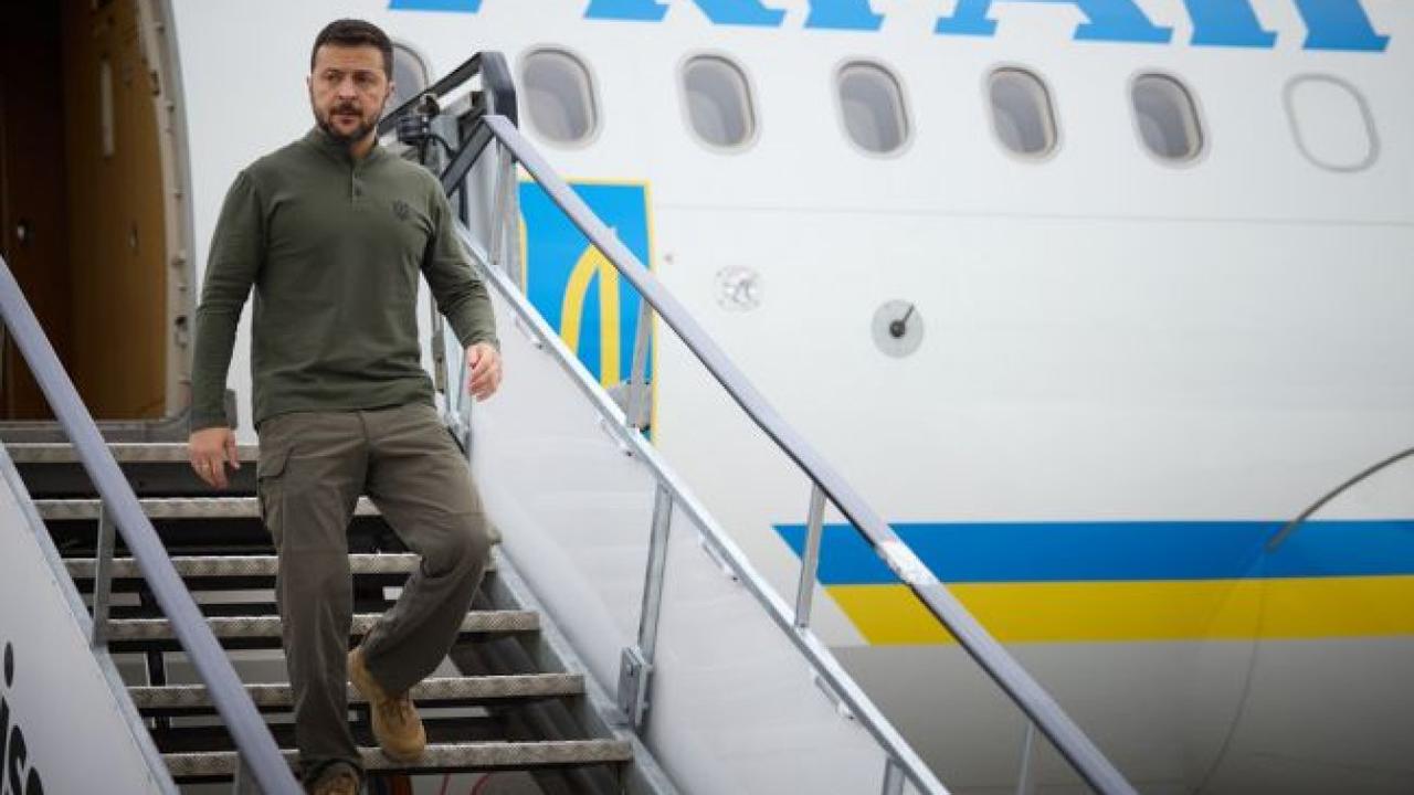 泽连斯基专机访爱期间遭不明无人机尾随 🛩️⚠️🇮🇪

乌克兰总统弗拉基米尔