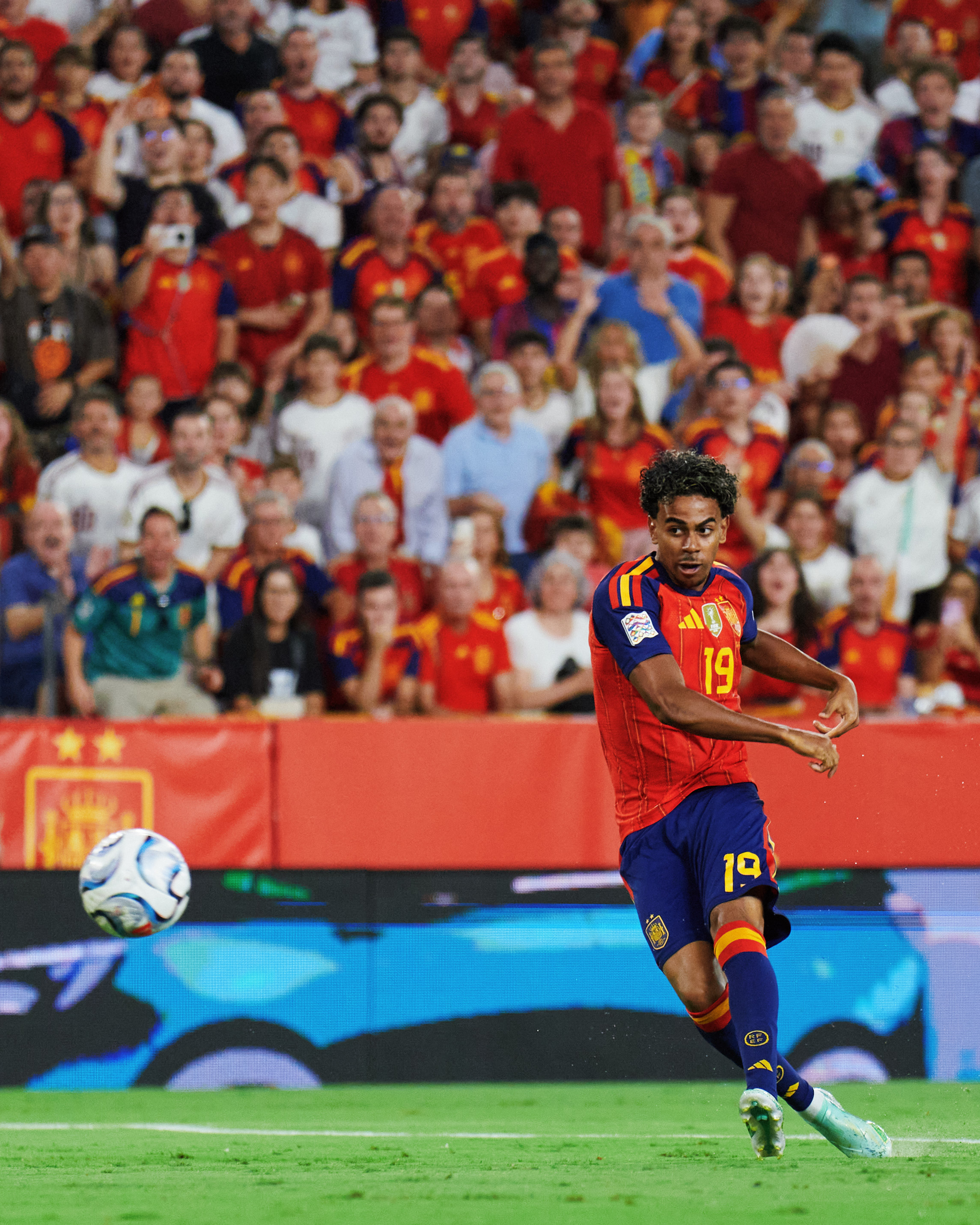拉明・亚马尔俱乐部 + 国家队最近 8 场比赛数据：⚽️⚽️🎯 对阵克罗地亚 