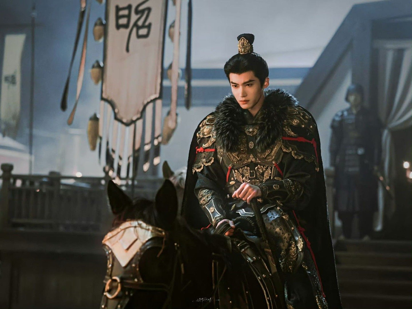 田曦薇闫桉雪中吻戏 闫桉的古装首吻太绝了！雪中与田曦薇相拥的画面，将家国大义与儿