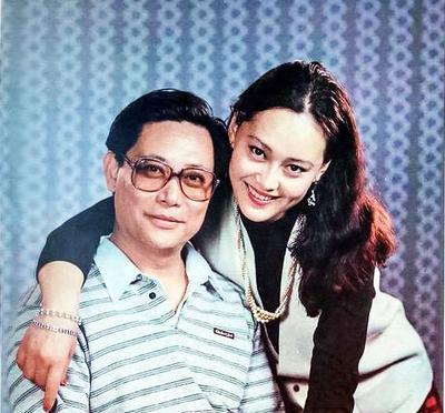 1983年，21岁的宋佳嫁给42岁的张学津，不久发现老公患上重病，马上就提出离婚