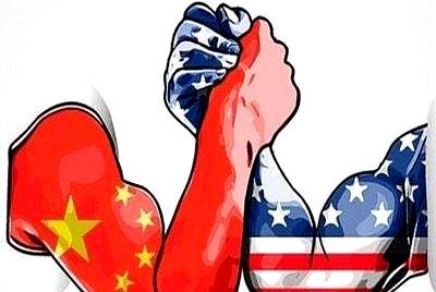 谁能想到，在八达岭长城累得半死时，救命的不是体力活，而是从天而降的外卖？
以前挑