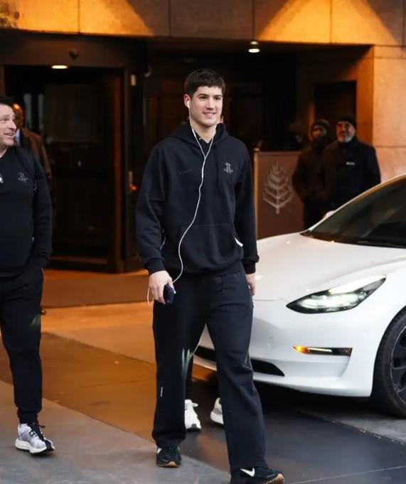 火箭新星谢波德真是太有自知之明了！在今天主场以93：114惨败于凯尔特人的赛后采