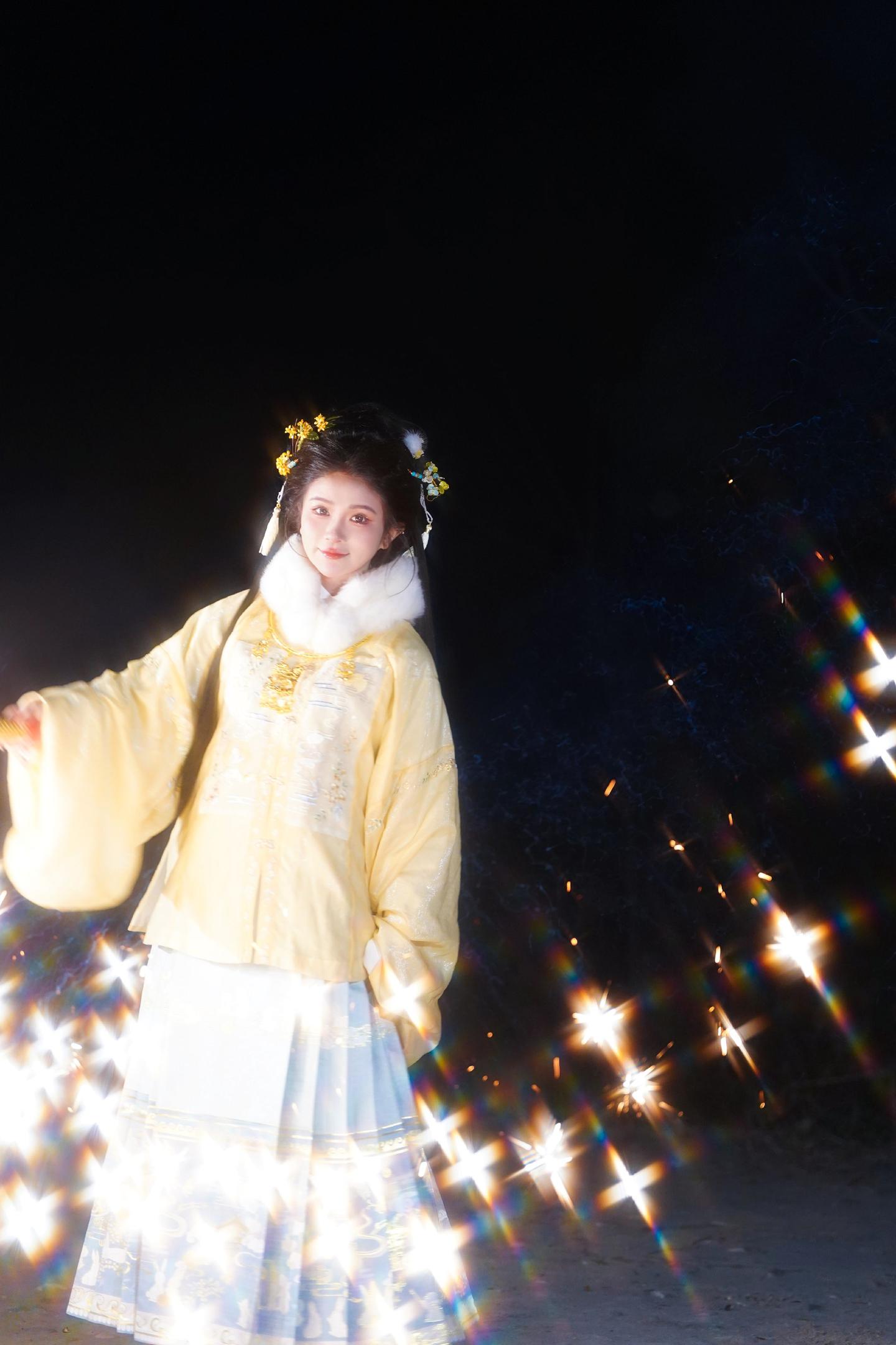 快出来放烟花啦！