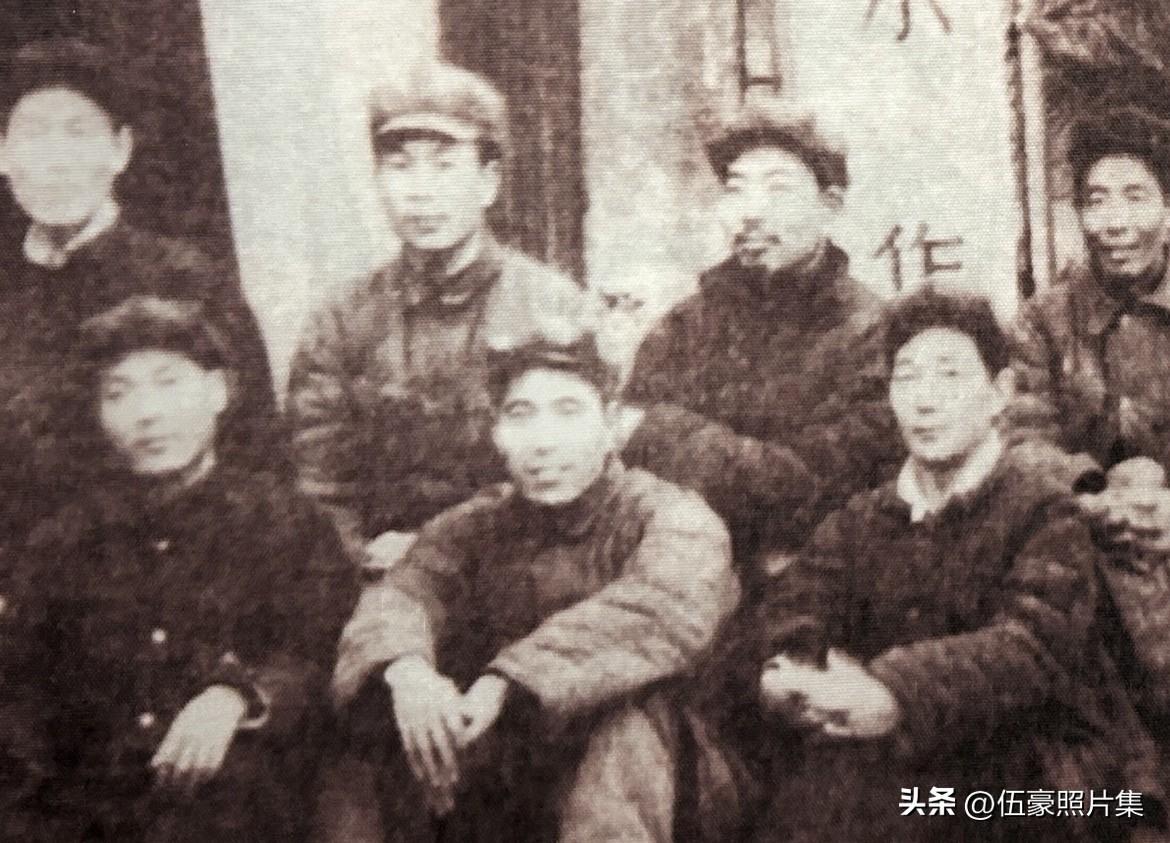 1947年11月29日，皖西一、二、三地委，三个军分区和三个专署正式成立。
皖西