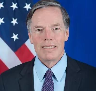 美国前驻华大使伯恩斯又发话了，说了这样一番清醒的话！

今天，美国前驻华大使伯恩