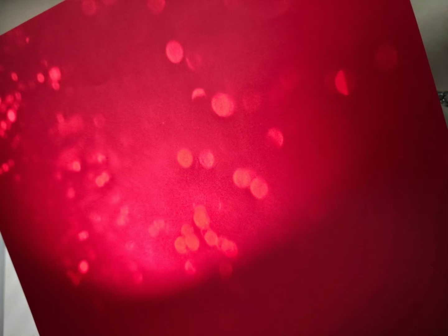 肖战媚眼抛了一年粉丝才看见原来肖战专辑里藏着红海，肖战媚眼抛了一年粉丝才看见[哈