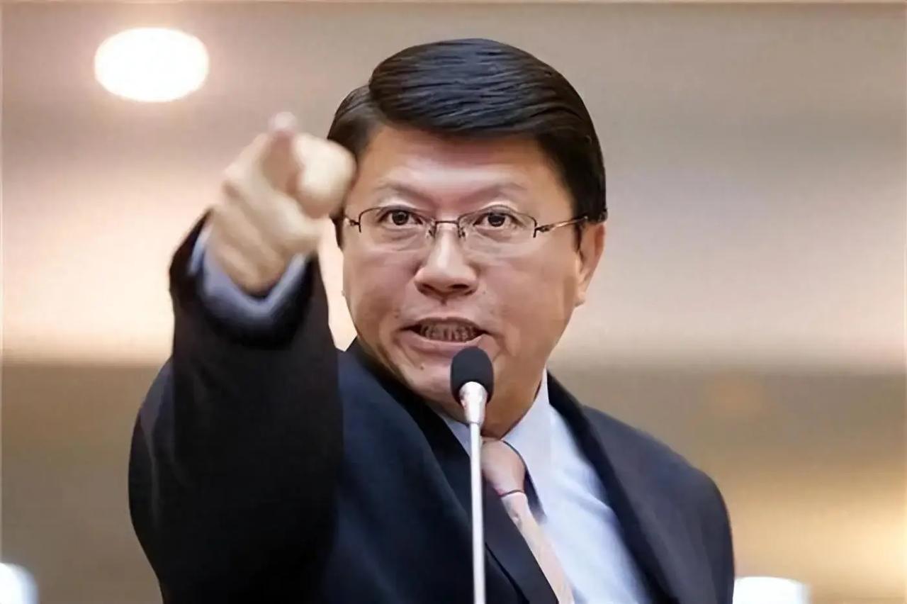 -今年3月，美国即将上任的国防部长开始叫嚣：“台湾军费应占GDP的10%，”，并