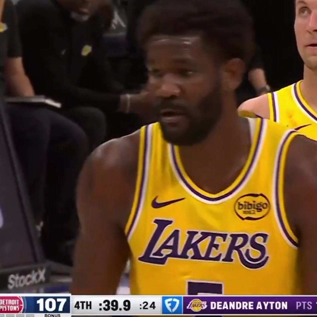 39.9秒，艾顿两罚全中，湖人反超一分。湖人vs活塞