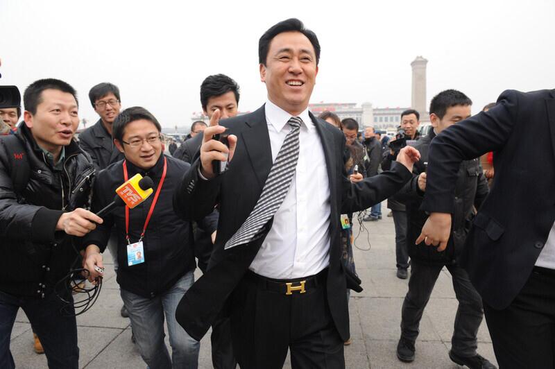 以为逃到国外就万事大吉？恒大二号人物海外藏巨额资产，照样被追查

许家印被判无期