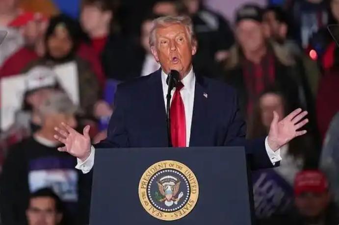 特朗普：柬埔寨和泰国又打起来了，我得打个电话。建国同志也太忙了，调完巴以调俄乌，