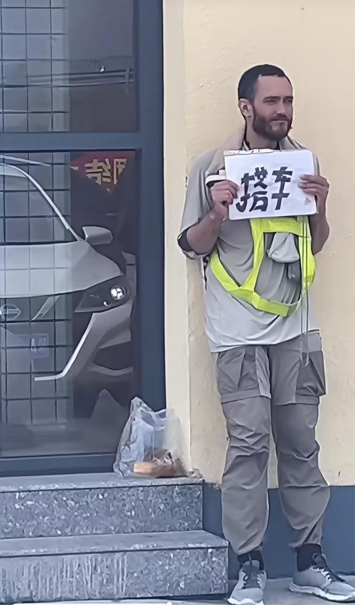 穷游风还是吹到了国内，一个个都想占小便宜搭便车，住帐篷享或者是过来便利的医疗，特