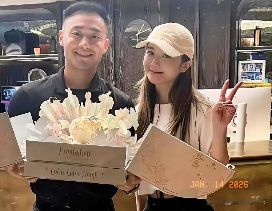 阿Sa勇敢破圈！与小10岁健身教练甜蜜撒糖

哇塞！43岁的阿Sa勇敢官宣新恋情