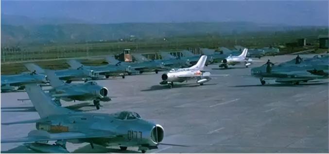 1979年，埃及空军嫌弃中国歼-6落后，不愿给钱，僵持不下之际，团长刘国民冒出一